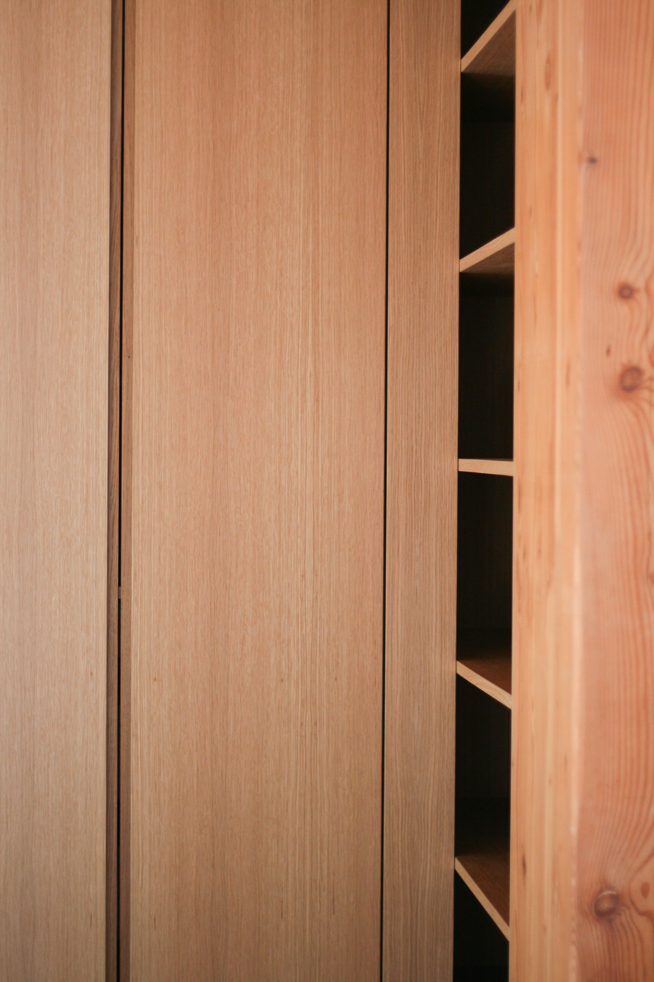 White oak wardrobe built-in — Wewillbebirds millwork